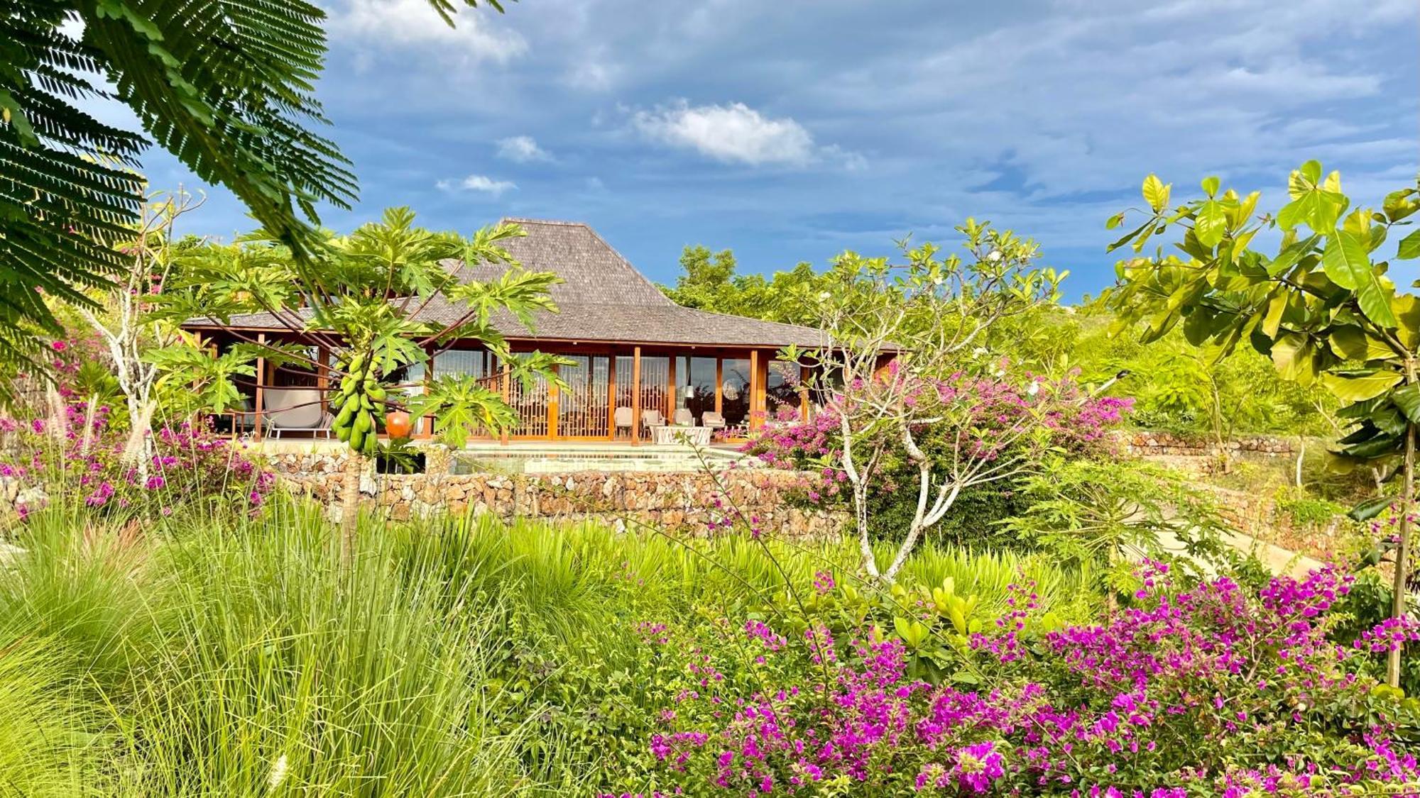 Lobster Bay Lombok Hotel Awang Exterior photo
