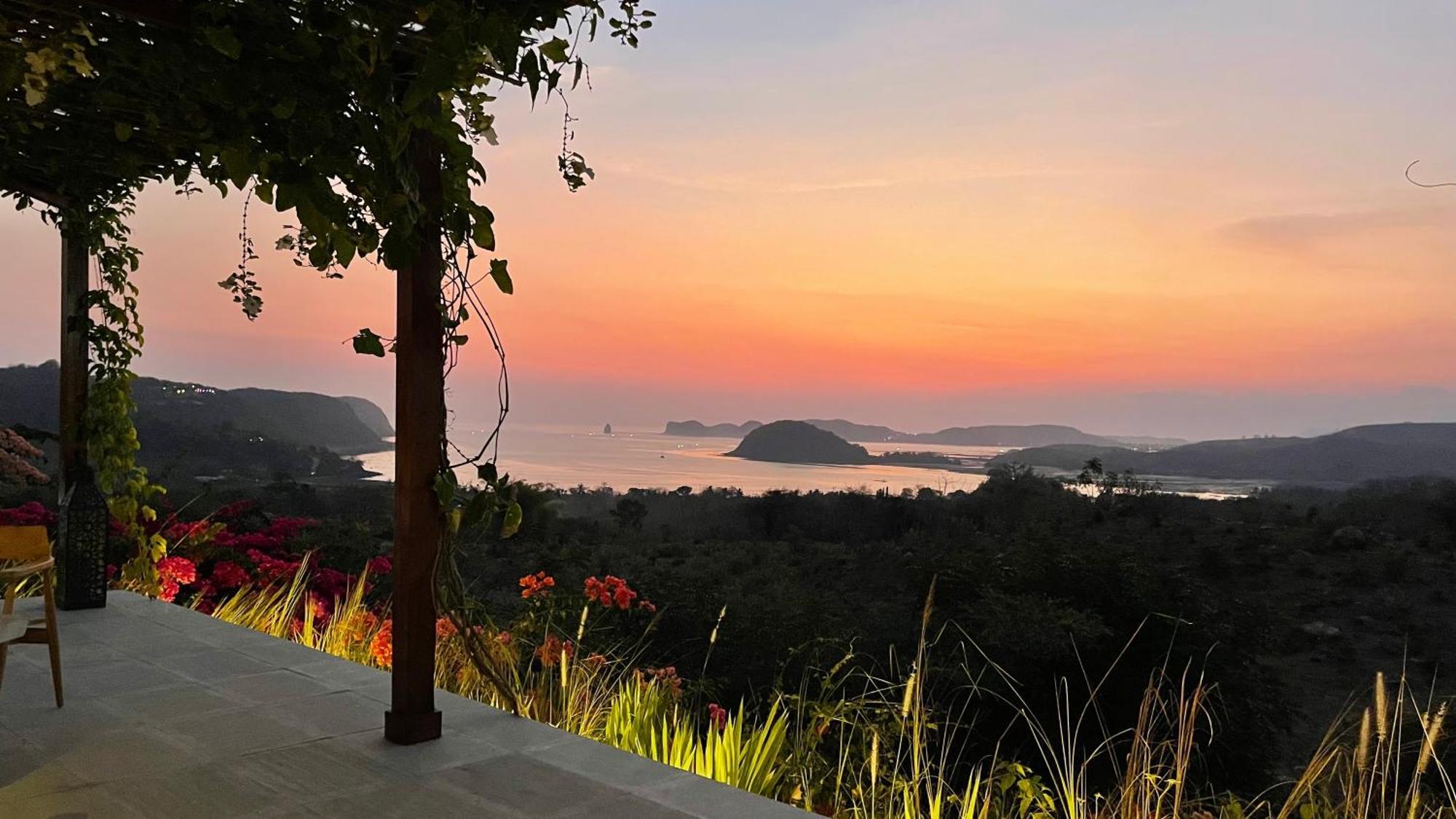 Lobster Bay Lombok Hotel Awang Exterior photo