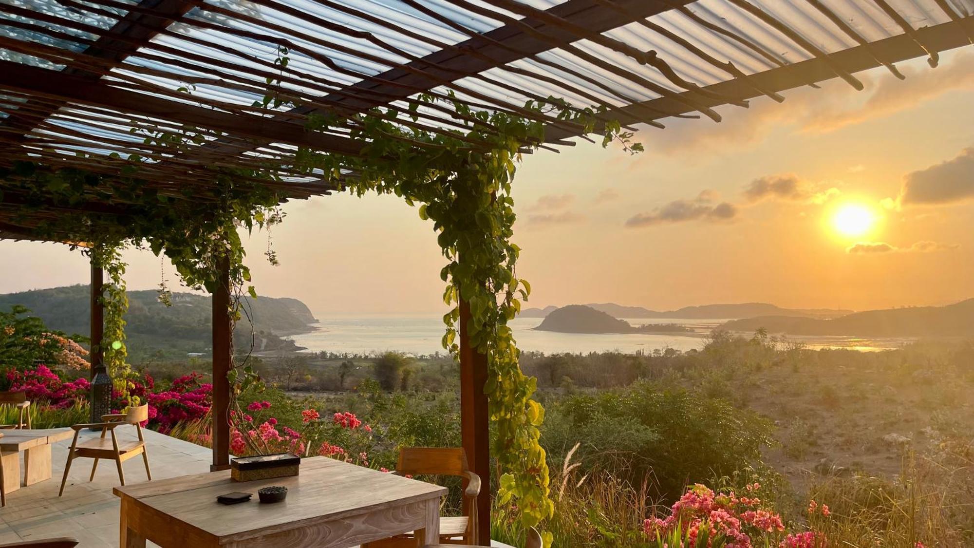 Lobster Bay Lombok Hotel Awang Exterior photo