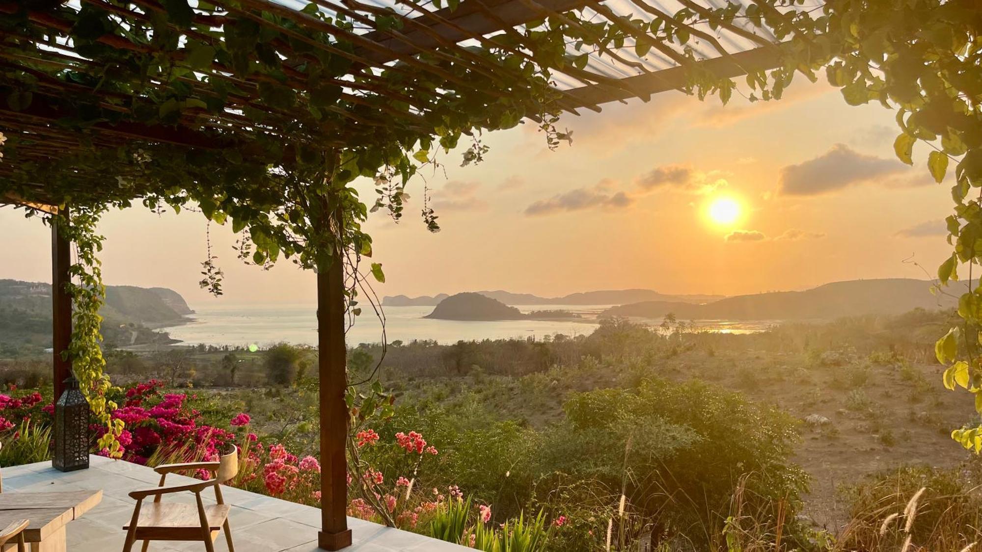 Lobster Bay Lombok Hotel Awang Exterior photo