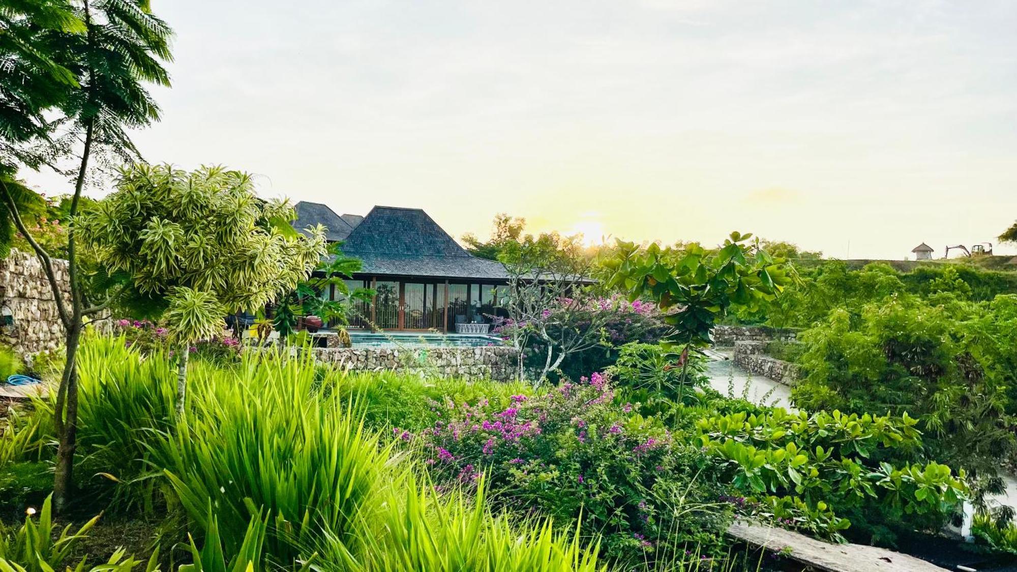 Lobster Bay Lombok Hotel Awang Exterior photo