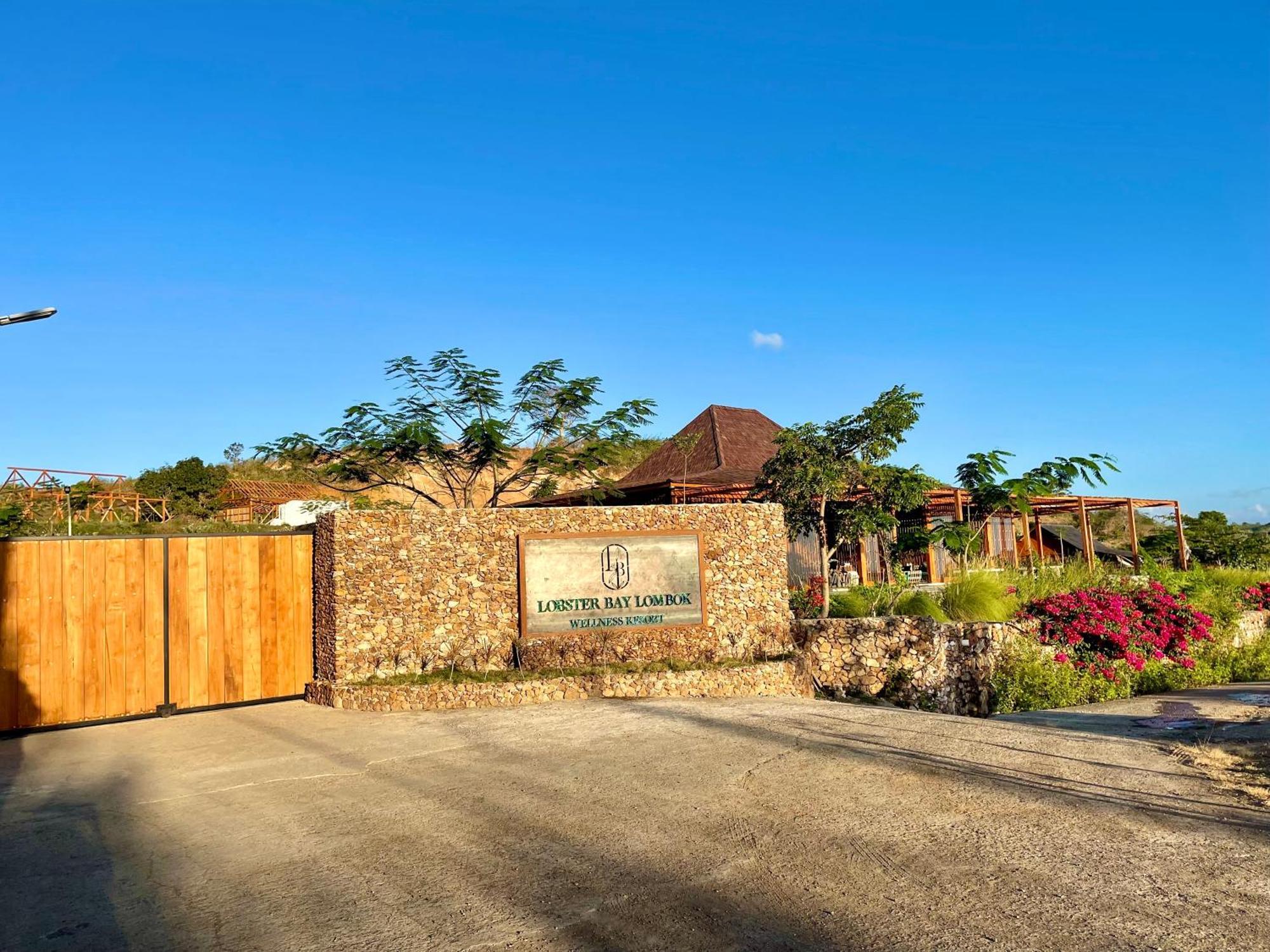 Lobster Bay Lombok Hotel Awang Exterior photo