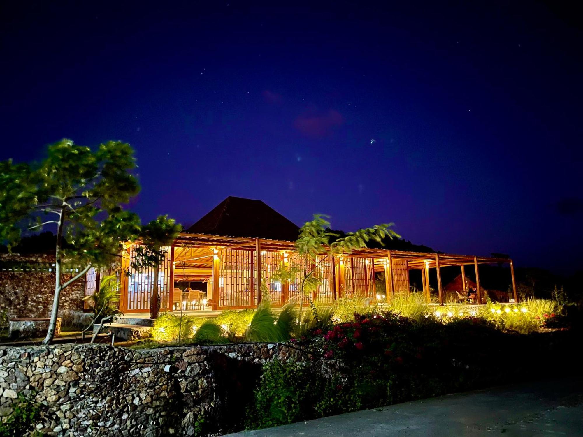 Lobster Bay Lombok Hotel Awang Exterior photo