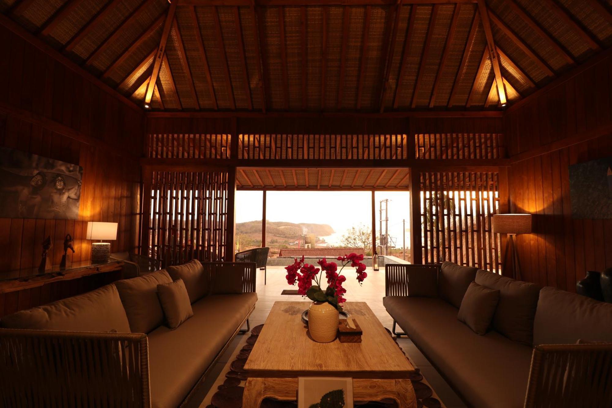 Lobster Bay Lombok Hotel Awang Exterior photo