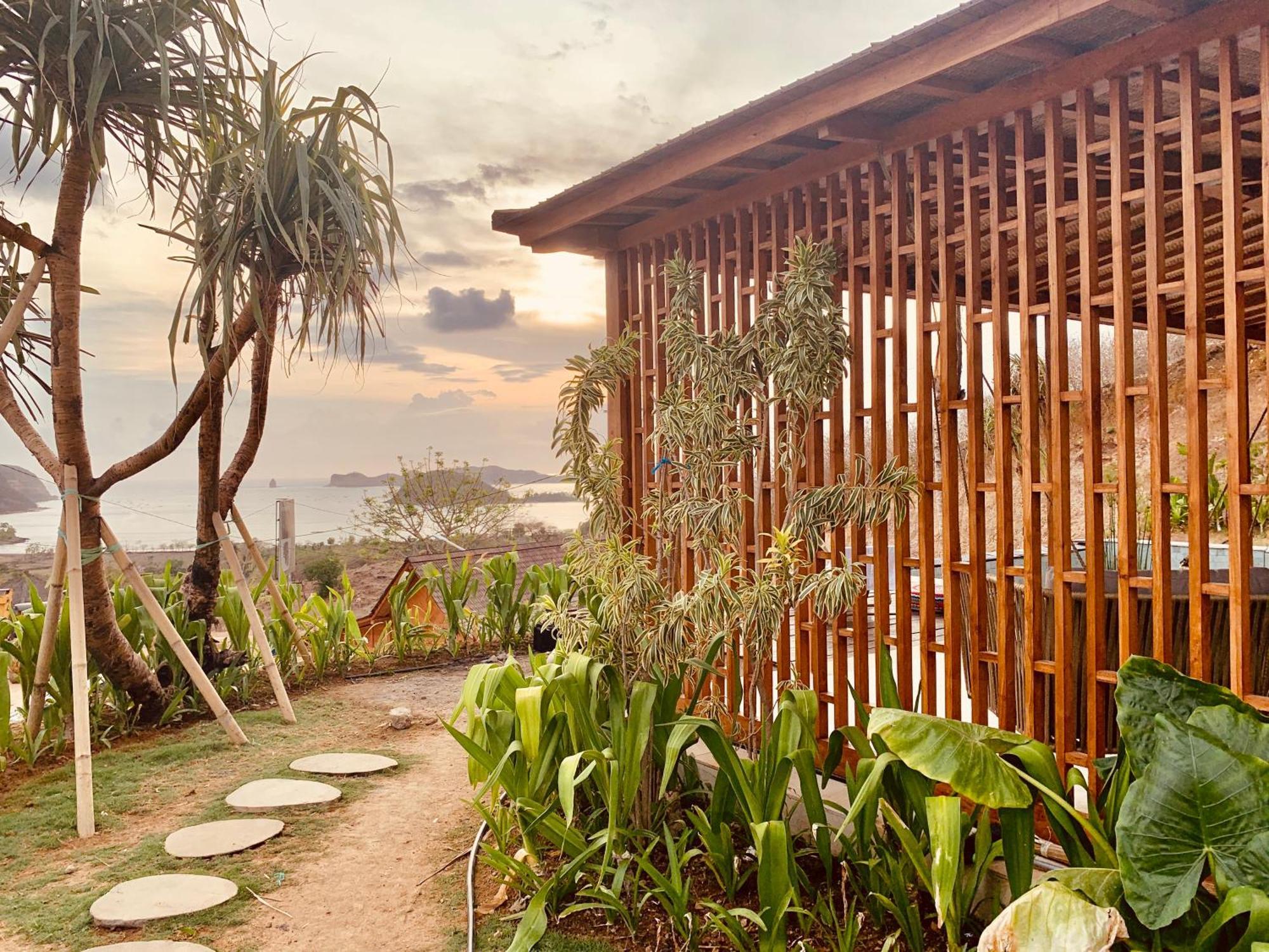 Lobster Bay Lombok Hotel Awang Exterior photo
